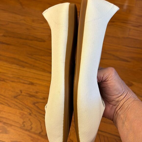 Dream Pairs Size 10 White memory foam flats. - Picture 3 of 12